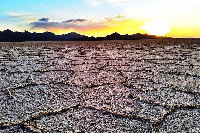 uyuni-salt-flats-day-trip-english-guide
