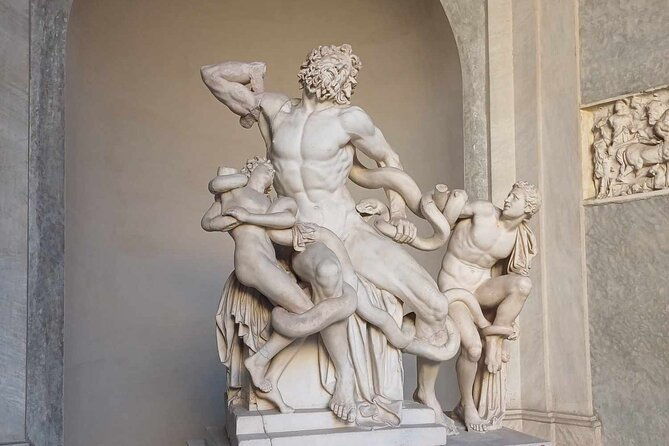 vatican-highlights-museums-sistine-chapel-tour-basilica-entrance