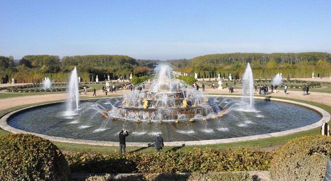 versailles-path-of-the-heroes-on-original-electrics-2-wheels