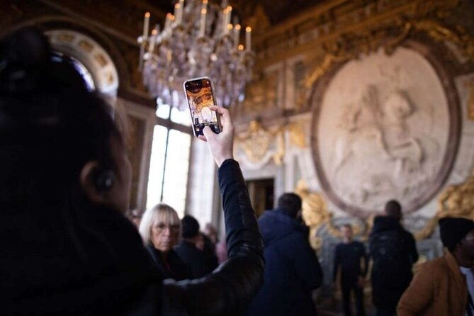 versailles-royal-palace-gardens-with-exclusive-petit-apartments