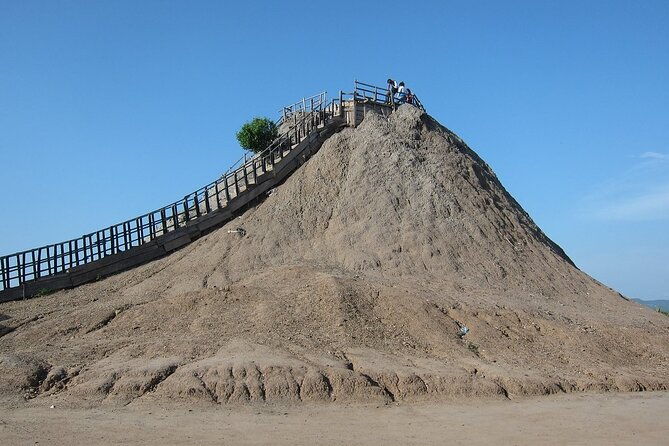 vip-private-mud-volcano-tour-with-english-spanish-speaking-guide