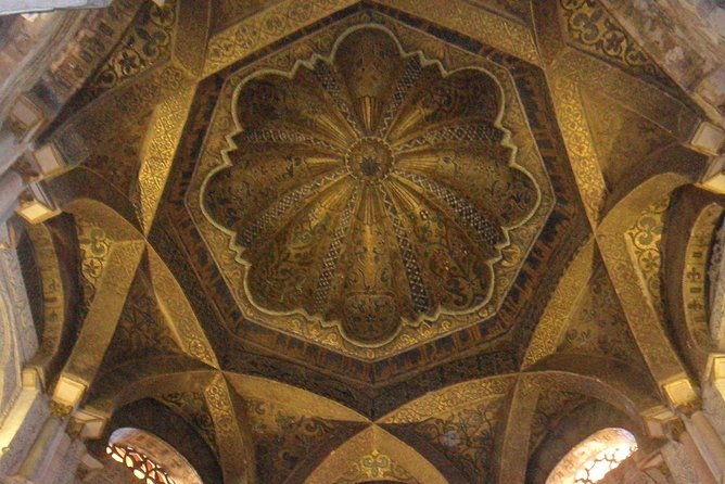 visit-cathedral-mosque-with-official-guide-small-groups-3