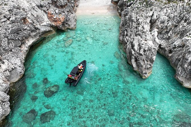vlore-grama-bay-beaches-caves-small-group-speedboat-tour