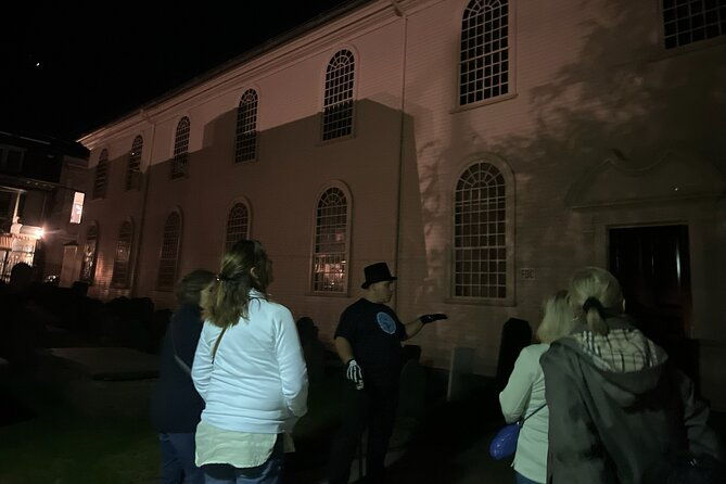 walking-ghost-tour-through-newport-ri