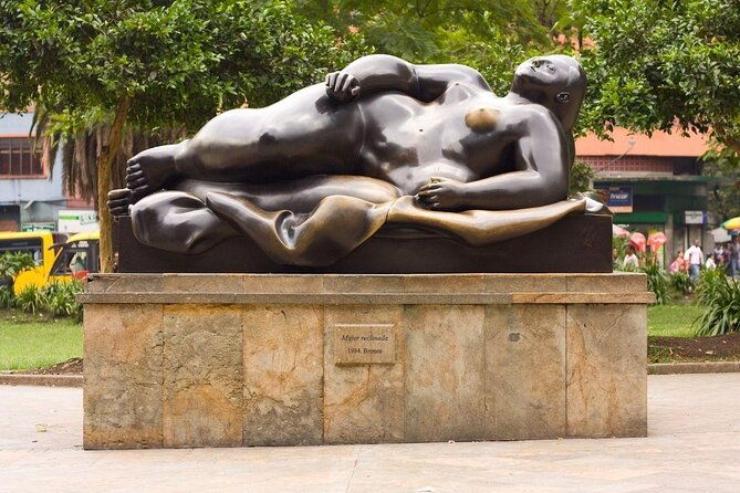 walking-tour-downtown-medellin