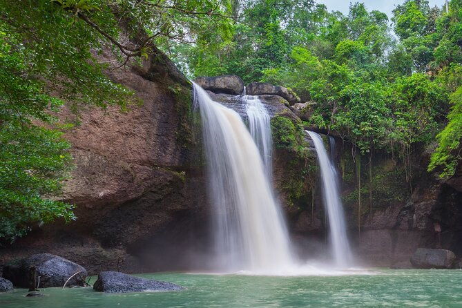 waterfall-rainforest-chocolate-tour-historical-sites-private