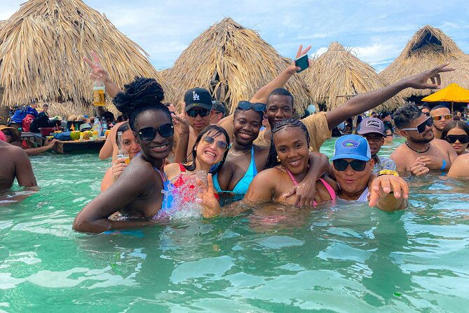 weekend-party-on-isla-cholon