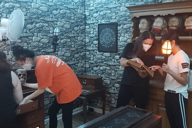 weird-science-interactive-escape-room-in-northfield-new-jersey
