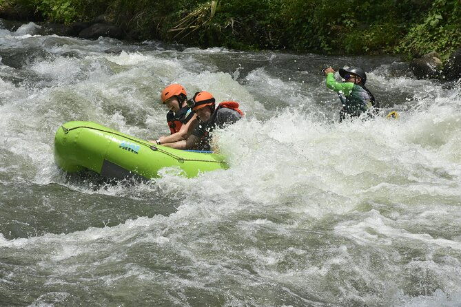 white-water-rafting-canyoning-combo-maquique-adventure