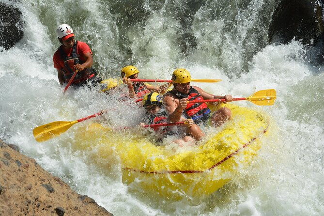 white-water-rafting-class-iii-and-iv-on-the-tenorio-river