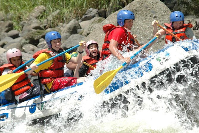 white-water-rafting-pacuare-river-full-day-tour-from-san-jose