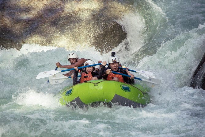 whitewater-rafting-el-chorro-class-iv