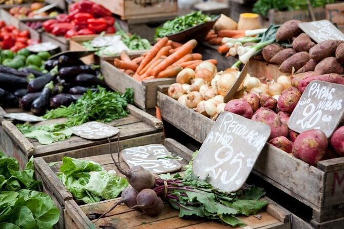 wine-lovers-revel-in-a-countryside-lunch-with-tasty-wines