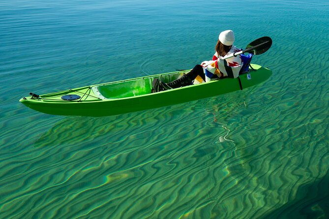 winter-clear-bottom-kayak-on-lake-tahoe