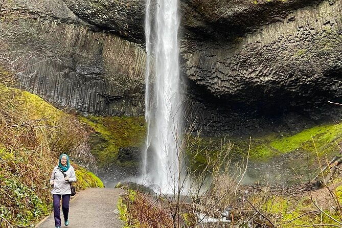 wonderful-waterfalls-columbia-river-gorge-tour-local-operators
