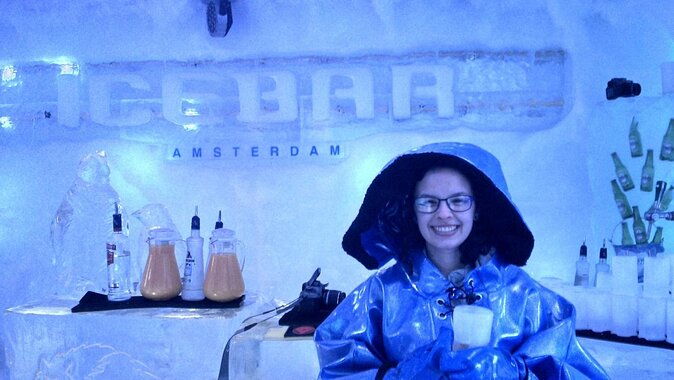 xtracold-icebar-amsterdam-1-hour-canal-cruise-2