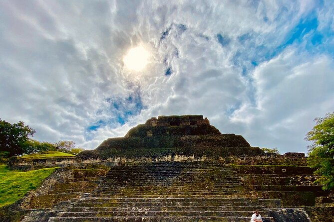 xunantunich-and-inland-blue-hole-tour