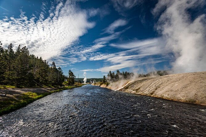 yellowstones-old-faithful-self-guided-walking-tour