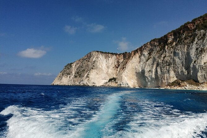 zakynthos-small-boat-tour-to-keri-mizithres-and-marathonisi
