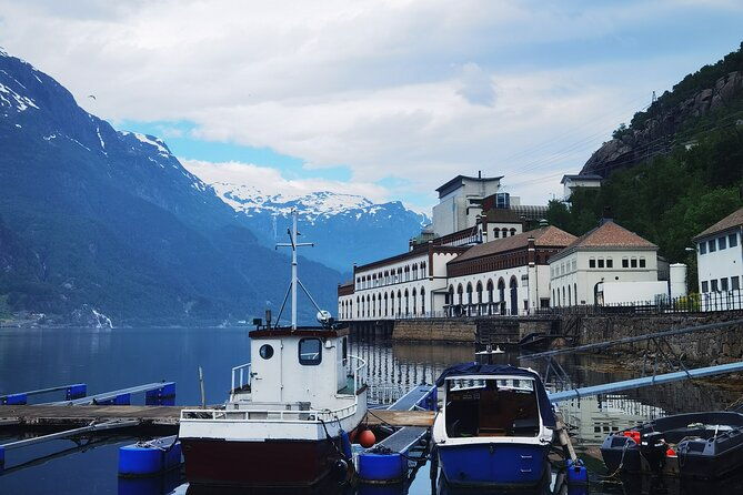 1-day-flexible-hardangerfjord-and-voringsfossen-tour-from-bergen