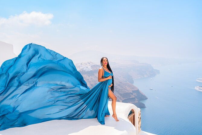 1-hour-flying-dress-photoshoot-in-santorini
