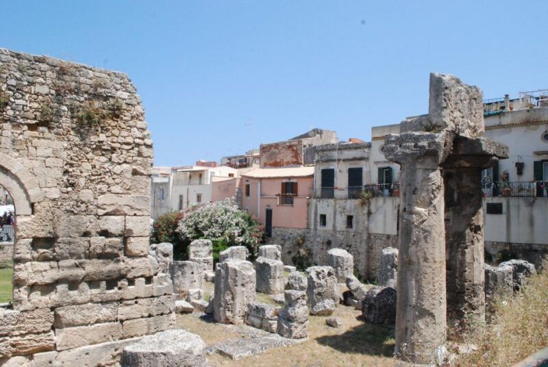 1-hour-tuk-tuk-tour-in-siracusa