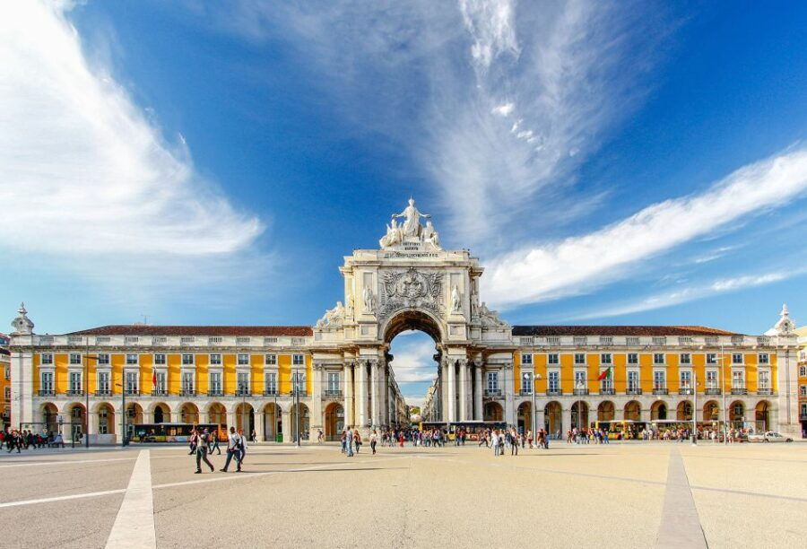 a-morning-exploration-a-1-5-hour-private-tour-of-lisbon