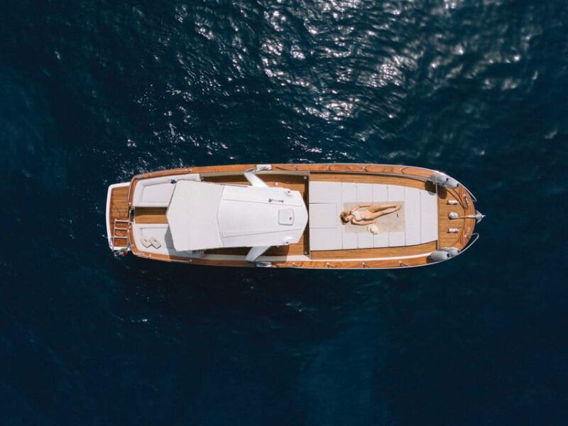 amalfi-coast-boat-tour-with-drinks-and-lunch
