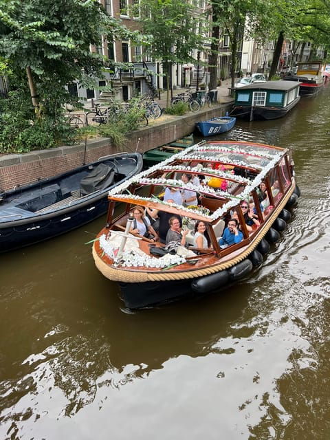 amsterdam-boat-tour-with-optional-unlimited-drinks