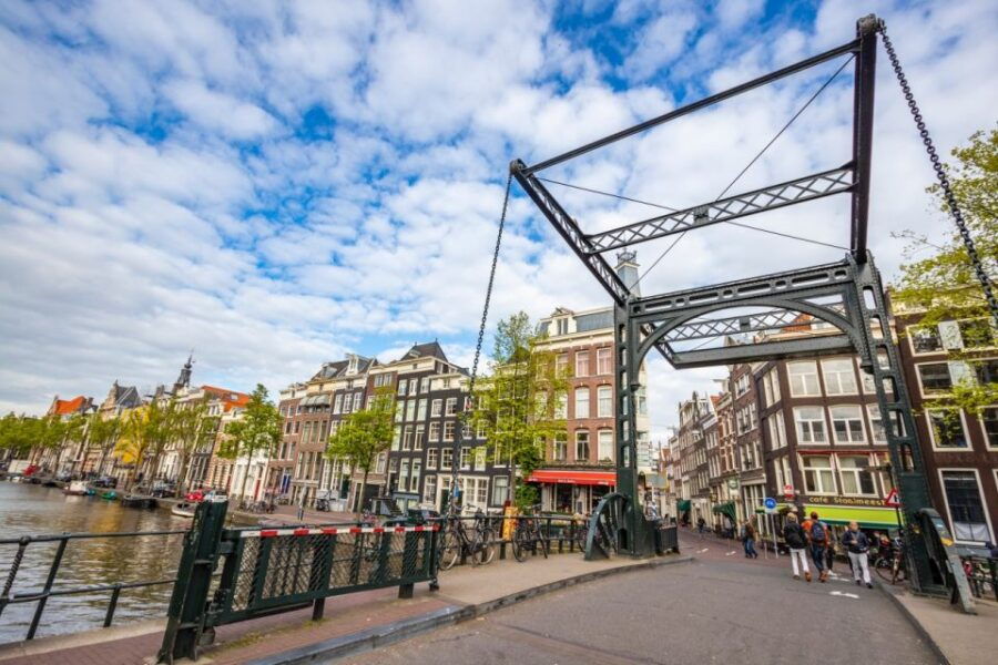 amsterdam-capture-the-most-photogenic-spots-with-a-local