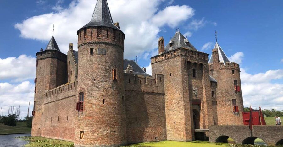 amsterdam-castle-utrecht-city-tour