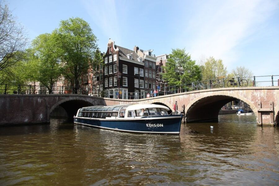 amsterdam-city-canal-cruise-with-audio-guide