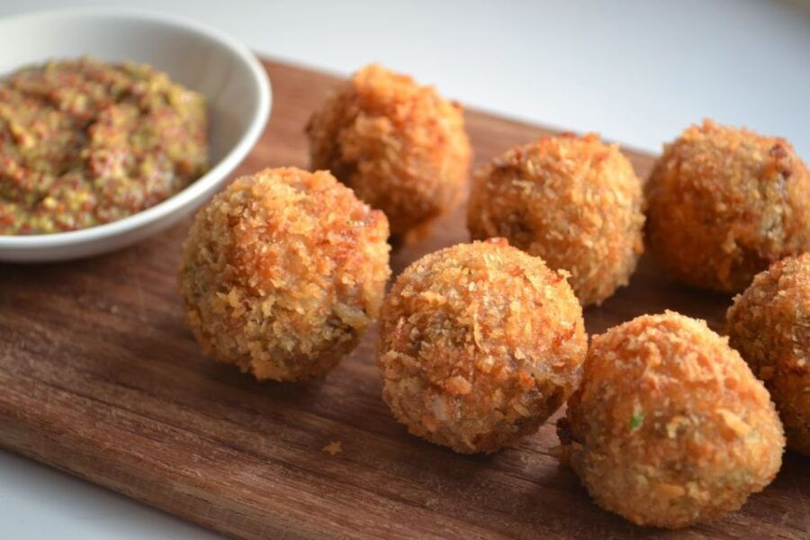amsterdam-dutch-bitterballen-and-croquette-tasting