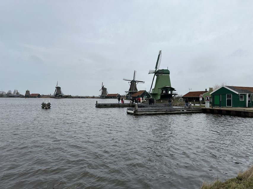 amsterdam-keukenhof-and-zaanse-schans-windmills-day-trip