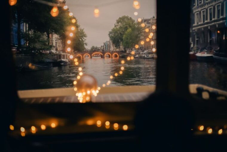 amsterdam-light-festival-heated-cruise-w-drinks-snacks