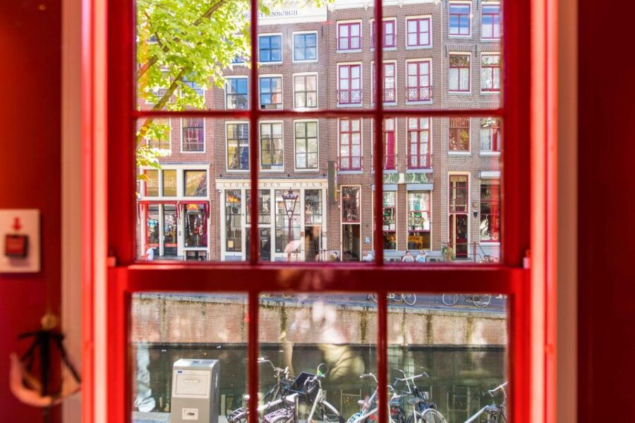 amsterdam-red-light-secrets-museum-and-1-hour-canal-cruise