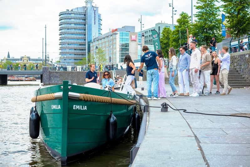 amsterdam-the-newest-canal-cruise-with-drink-option
