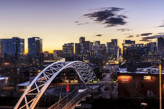 Arrival Private Transfer: Denver Airport DEN to Denver in Luxury Van