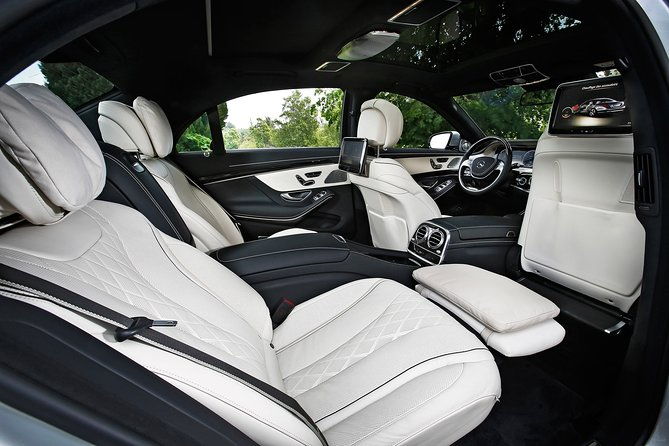 Arrival Private Transfer: Dulles Airport IAD to Washington in Luxury Car