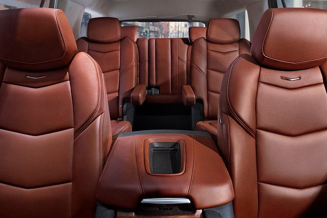 Arrival Private Transfer: Dulles Airport IAD to Washington in Luxury SUV