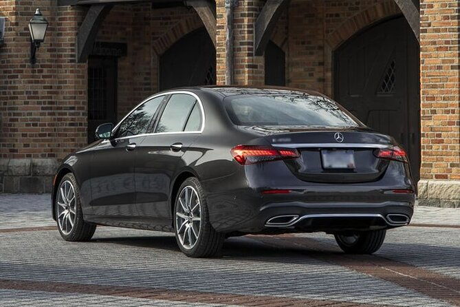 arrival-private-transfer-seville-airport-svq-to-seville-by-sedan