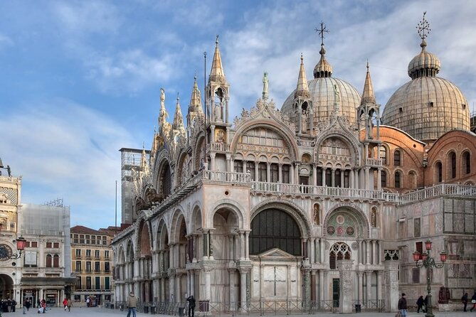 arrival-transfer-marco-polo-airport-vce-to-venice-in-sedan-car