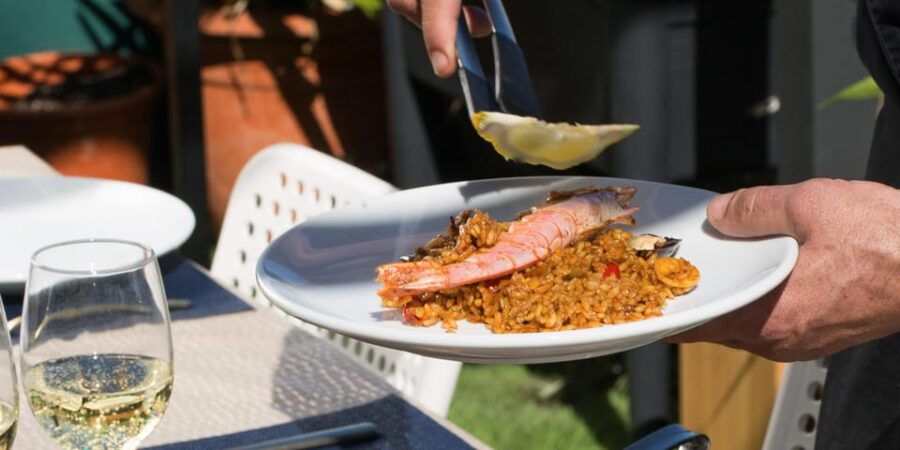 authentic-premium-paella-sangria-class-in-a-design-rooftop