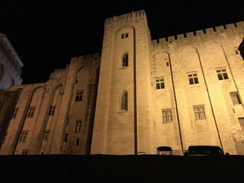 avignon-the-night-amble-between-bourgeois-and-christians