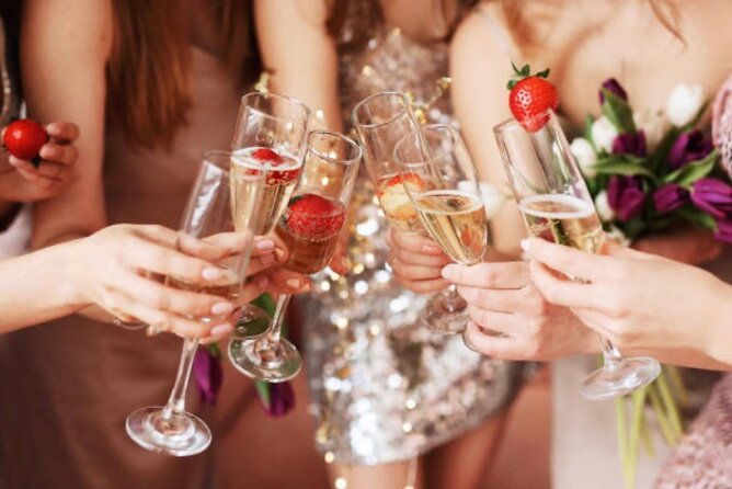 bachelorette-nightclub-tour-with-complimentary-drinks