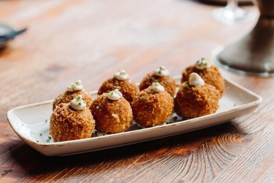 barcelona-devour-tapas-wine-tour-in-el-born