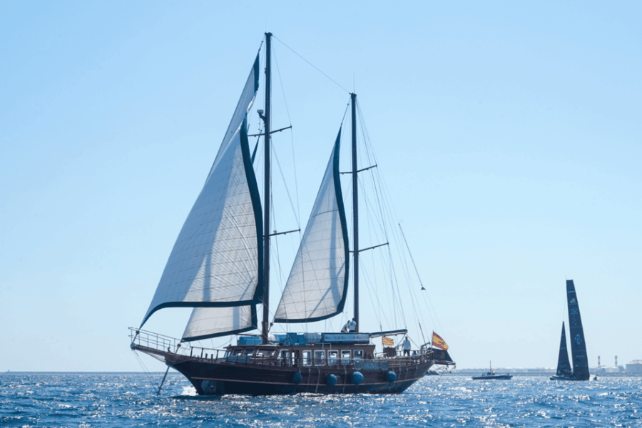 barcelona-ferrari-driving-sailing-experience