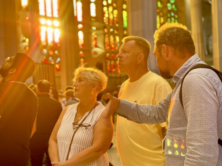 barcelona-gothic-quarter-sagrada-familia-park-guell-tour