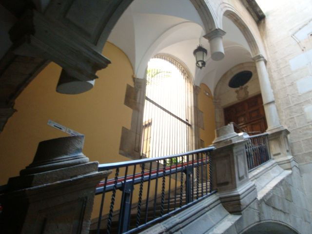 barcelona-hidden-secrets-city-tour-in-german-or-english