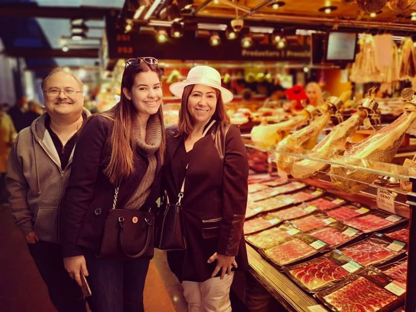 barcelona-highlights-gems-private-tour-with-tapa-drink